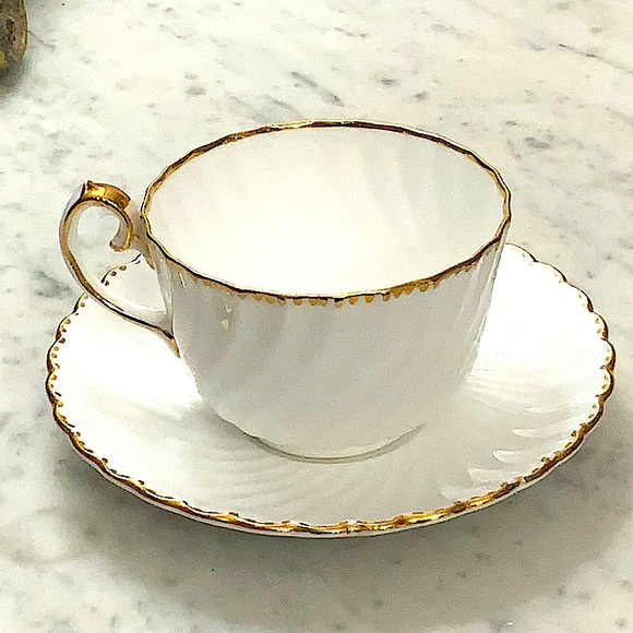 OLD GRECIAN FLUTE GOLD CUP & SAUCER SET VINTAGE GLADSTONE MADE IN ENGLAND BONE - Picture 2 of 16